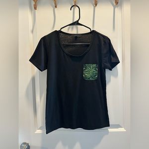 Cannabis leaf pocket tee, size small